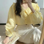 奶黄色长袖衬衫女法式复古娃娃领上衣设计感小众奶甜衬衣春秋