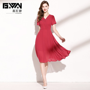 裙子夏季2022年钉珠v领大方优雅气质，枣红色雪纺连衣裙高级感