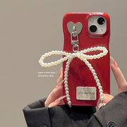 新年大红色珍珠蝴蝶结吊坠适用iphone15promax手机壳，苹果14pro气质，13pro14皮质11女12pm小众全包15手机套