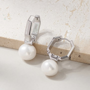 s925纯银镶嵌淡水珍珠，耳扣时尚个性设计高级感气质，六边形简约耳环