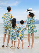 海边亲子装一家三口夏季2024花色洋气母女，连衣裙母子沙滩套装