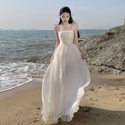 超仙海边度假大摆连衣裙纯色褶皱氛围感气质飘逸收腰吊带礼服长裙