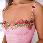 欧美刺绣花朵连衣裙女高级感包臀裙子系带粉色吊带裙