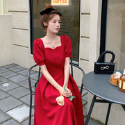 2023年春夏红色礼服裙大码短袖，蝴蝶结绑带方领高级感法式长裙