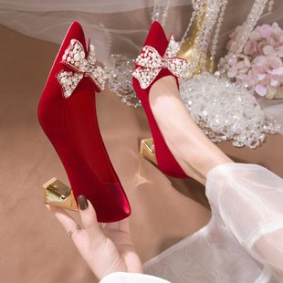 粗跟婚鞋女冬季2022年中式红色新娘鞋子不累脚孕妇可穿高跟鞋