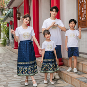 中国风亲子装夏装一家三口短袖t恤2024洋气，母女马面裙套装潮