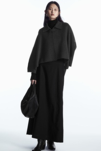 原c&s女装，深灰色斗篷式蝙蝠型羊毛，短款层次结构大衣外套秋冬
