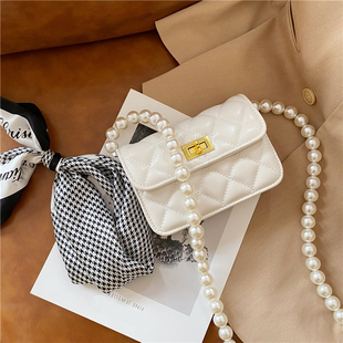 希儿小铺小香珍珠链条包包，2022春夏白色小包斜挎小方包菱格包