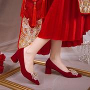 红色结婚鞋子新娘鞋秀禾服婚纱两穿中式水晶孕妇粗跟不累