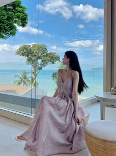 泰国旅行拍照穿搭海边度假绝美沙滩裙超仙紫色露背挂脖吊带连衣裙
