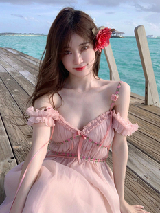 三亚拍照沙滩裙海边度假超仙纯欲吊带连衣裙高级感气质仙女长裙子