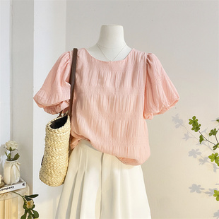 粉色圆领泡泡袖衬衫，女夏设计感宽松套头，娃娃衫短袖雪纺衫褶皱上衣