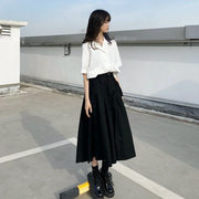 山本风赫本复古暗黑系，套装白色短袖衬衫，搭配黑色半身裙长裙两件套