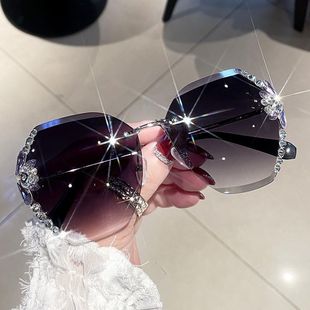 太阳眼镜镶钻墨镜女高级感ins显脸小无框防紫外线眼镜2022年