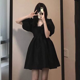 夏季赫本风方领气质小黑裙显瘦法式复古小个子高级感蓬蓬连衣裙女