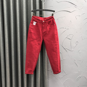 红色休闲萝卜牛仔裤，女春季时尚，宽松洋气小脚哈伦垮裤潮