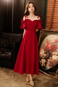 新娘设计感小众红色连衣裙平时可穿修身显瘦高级回门礼服小个子女