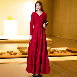 红色连衣裙秋款女装2023气质，v领修身显瘦优雅大气到脚踝长裙