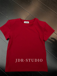 欧洲站2024夏季时尚简单纯色，圆领红色短袖，t恤显瘦短款女