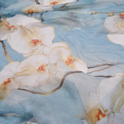 宽幅素雅蓝底花朵真丝顺纡纱，汉服衬衫连衣裙，桑蚕丝服装布料面料