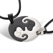 七夕节礼物不锈钢黑白猫咪吊坠项链创意小猫拥抱造型情侣拼接项链