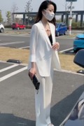 白色雪纺小西装外套女2023韩版宽松防晒衣设计感高级西服薄款开衫