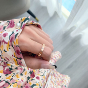 日韩版简约时尚戒指女式玫瑰，金个性(金个性)光面单钻镶钻钛钢男情侣指环