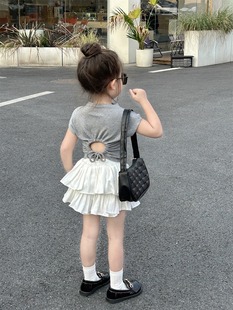 韩版两件套夏季女童纯色，露背短袖t恤短款儿童，百褶蛋糕裙短裙套装