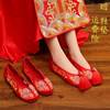 红色秀禾婚鞋新娘结婚鞋子上轿鞋中式平底绣花布鞋女孕妇鞋子