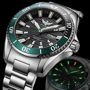 野狼手表商务男表光能，潜水黑绿水鬼，300m防水瑞士夜光腕表