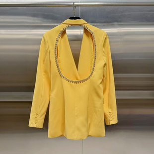 欧美性感黄色垫肩长袖西装上衣，后背镂空镶钻设计长袖西服外套