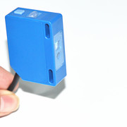 小体积灰度色标传感器，nna1g2on颜色检测纠偏追踪电眼制袋机光电