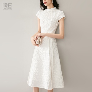 晚白2024夏季新中式淑女裙纯色，减龄通勤裙子白色连衣裙女气质