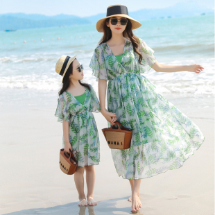 高端气质亲子装沙滩裙，夏季2023母女装雪纺，长款连衣裙海边拍照