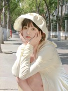 奶黄色冰丝防晒衣女夏季2023防紫外线透气凉感连帽开衫外套潮