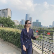 2022年早秋女设计感小个子西装外套蓝色条纹西服套装修身正装