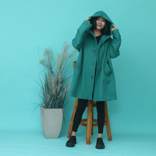 布麻范原创设计青绿色羊毛尼大帽兜短外套，落肩大衣朝雨
