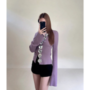 法式温柔紫V领针织衫春秋款设计感手工亮片花朵修身辣妹镂空上衣