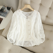 阔系!白色刺绣镂空衬衫设计感甜美气质，宽松长袖内搭吊带两件套女