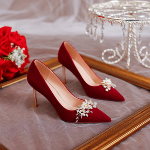 红色不累脚婚礼婚鞋女秀禾婚纱两穿2024年春秋，高跟新娘鞋法式