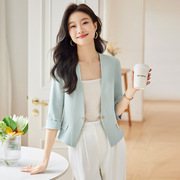 绿色西装外套女短款2024夏季韩版气质小个子，薄款休闲西服上衣