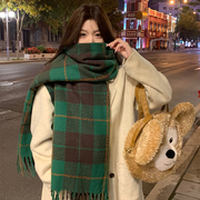 仿羊绒红绿格子围巾女冬季高级感韩版2023百搭披肩外搭围脖男
