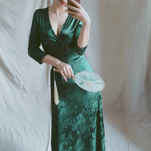 大码女装连衣裙胖妹妹显瘦深绿，复古长裙中式简洁提花缎显瘦青1923