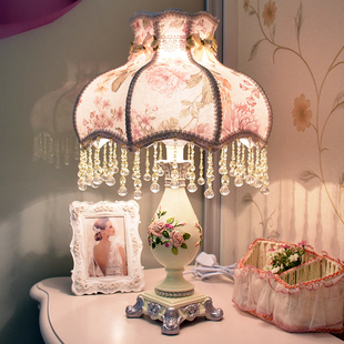 欧式卧室台灯ins少女公主床头灯，创意氛围灯温馨结婚礼物婚房灯