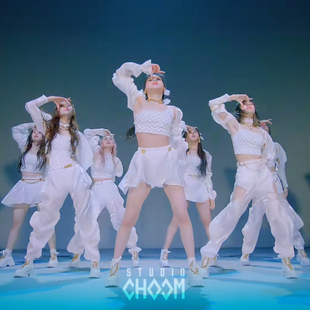 韩国女团NMIXX同款演出服爵士舞JAZZ打歌服韩舞表演舞台套装白色
