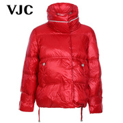 VJC/威杰思2023秋冬女装红色立领羽绒服抽绳设计短款外套