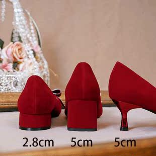 红色秀禾服新娘结婚鞋，2022年夏孕妇(夏孕妇)中式婚纱礼服低粗跟高跟鞋