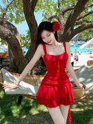 纯欲风不规则设计红色，短款吊带裙子气质别致收腰显瘦连衣裙女夏季