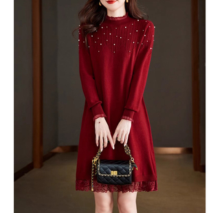 秋冬蕾丝毛衣裙(毛衣裙)时尚宽松半高领内搭中裙，新年红色氛围感针织连衣裙