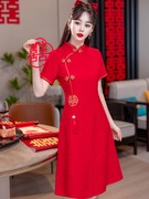 中国风大红色连衣裙2024夏季复古改良旗袍，新娘结婚敬酒服回门服女